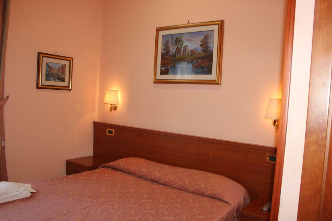 רומא Alex City Inn III מראה חיצוני תמונה