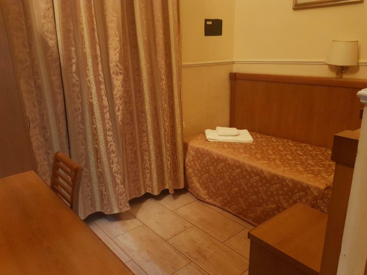 רומא Alex City Inn III מראה חיצוני תמונה