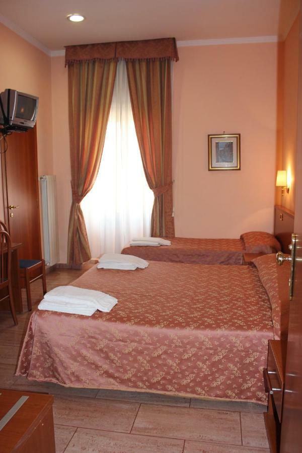 רומא Alex City Inn III מראה חיצוני תמונה